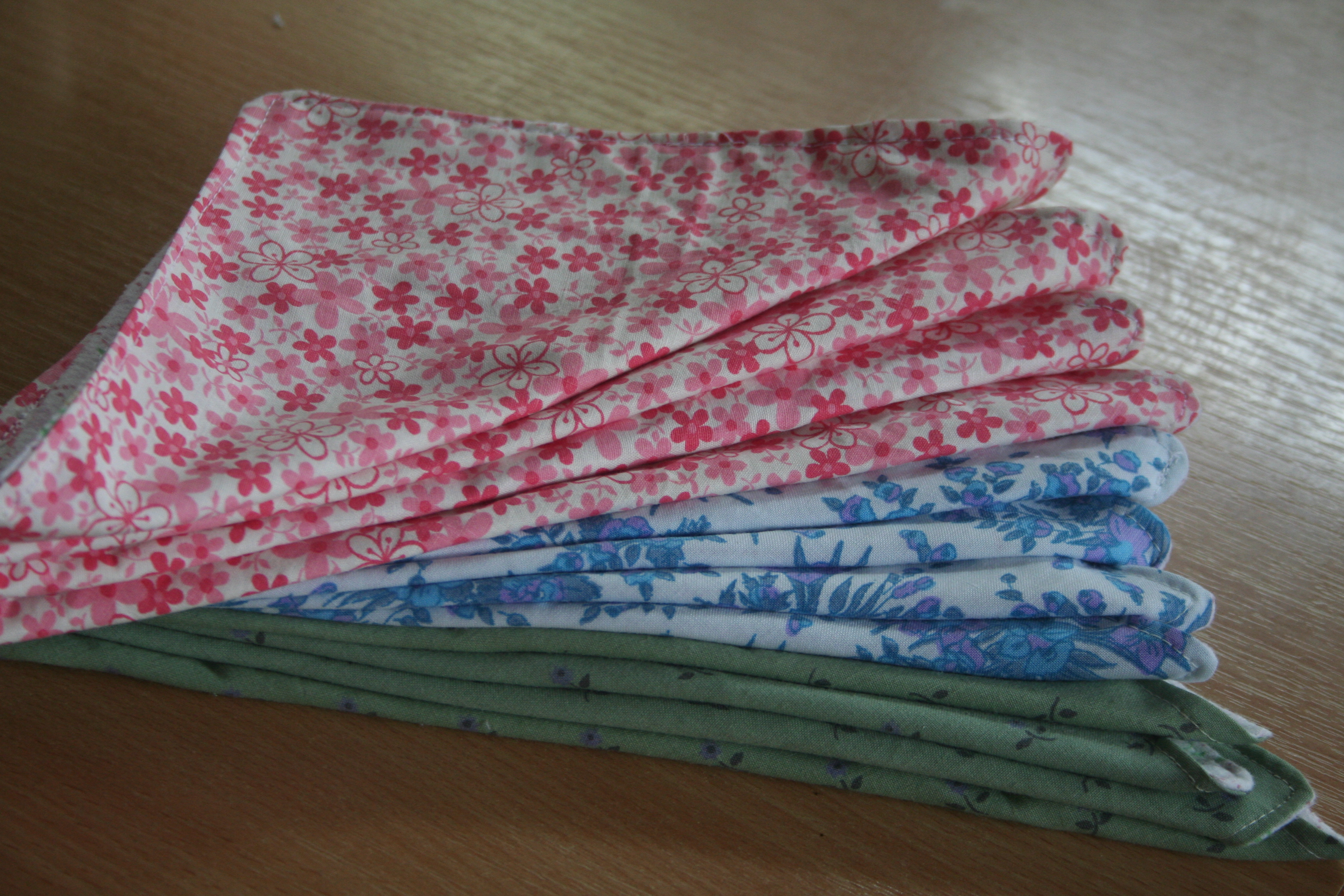 cloth napkins folded 