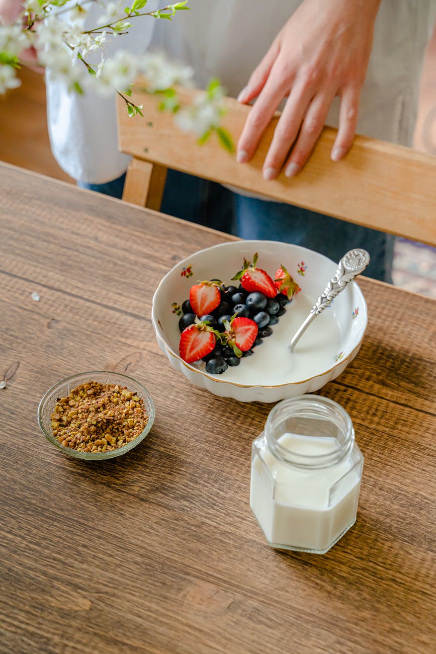 cereals and berries with milk