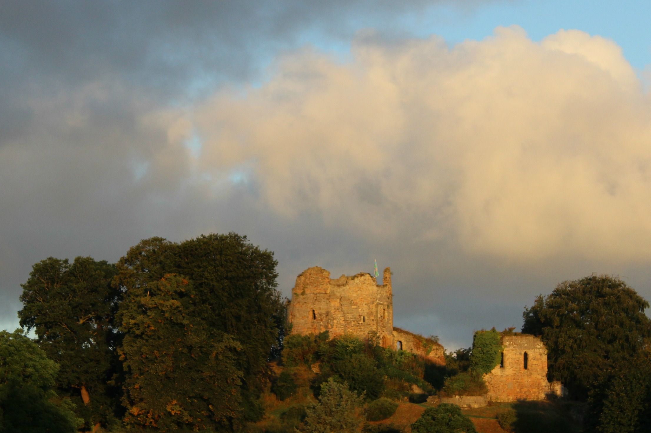 old-hawarden-castle-good-life-experience
