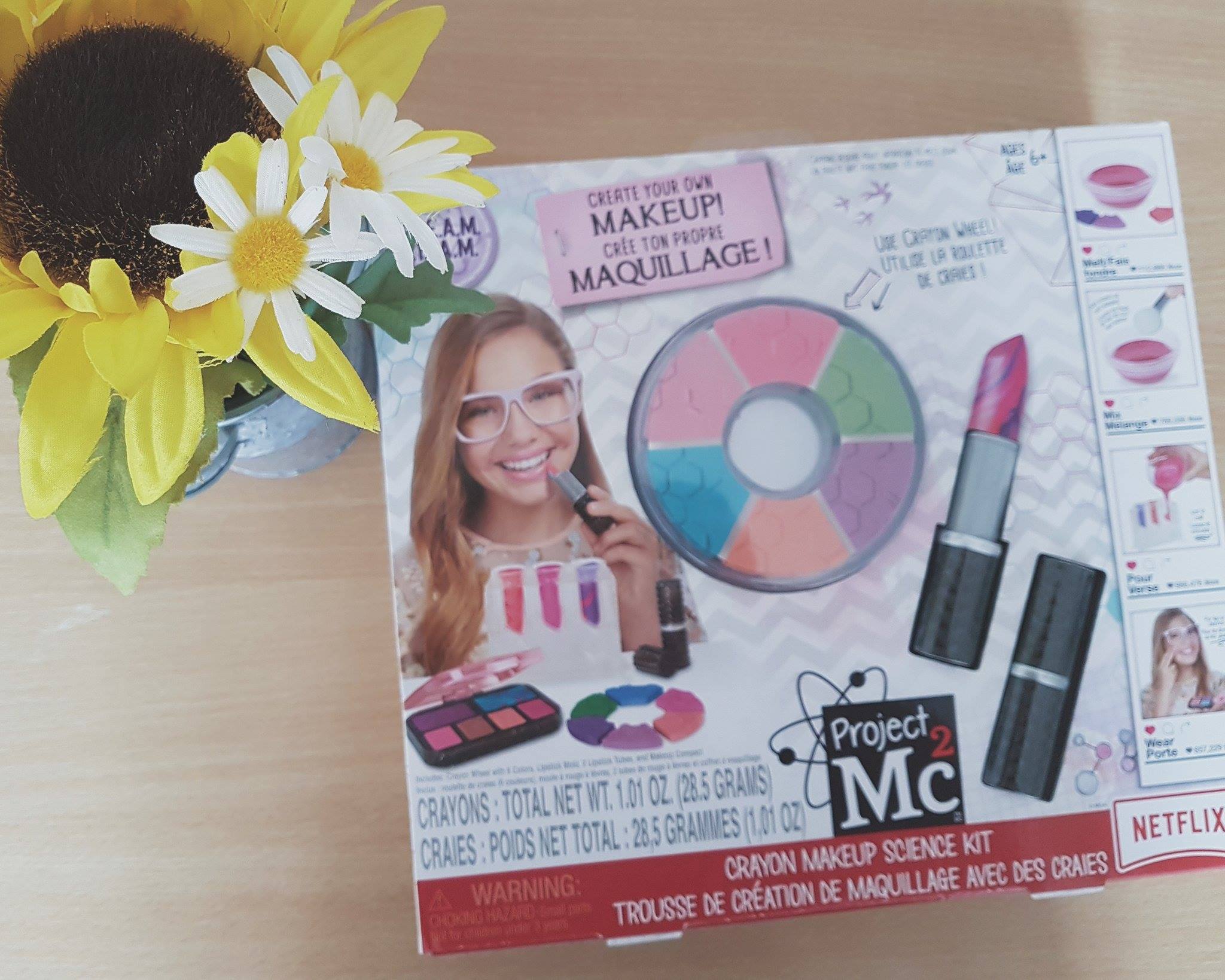 Review  Project Mc2 Crayon Make-up Science Kit