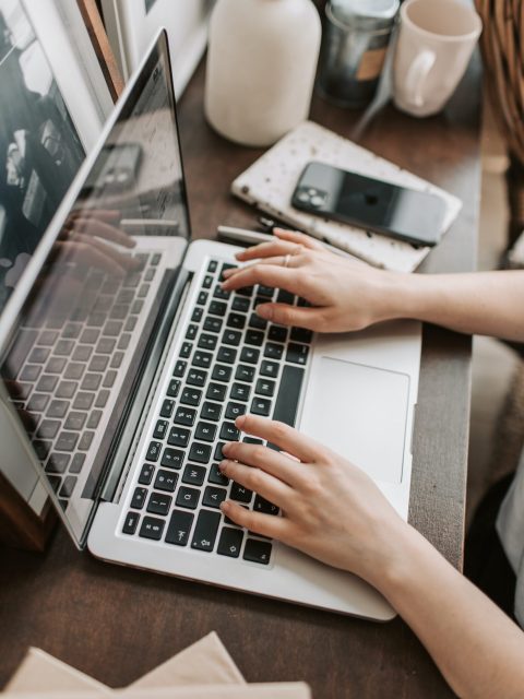 pexels-vlada-karpovich-4050312